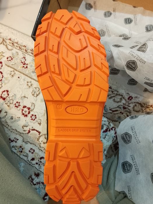 Спец Ботинка новая