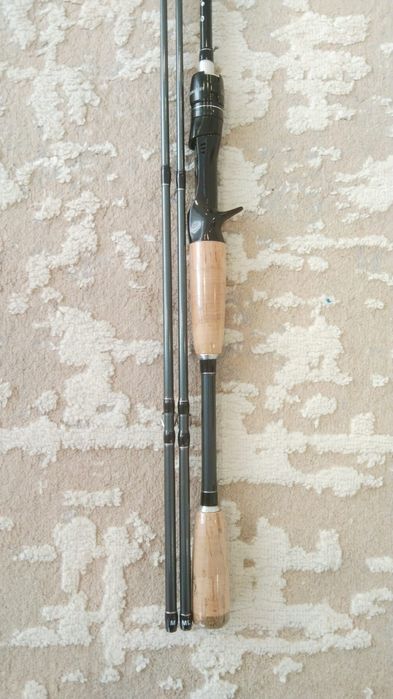 Продам кастинговый спининг для рыбалки