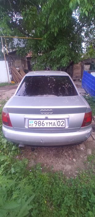 Audi A4 продам..