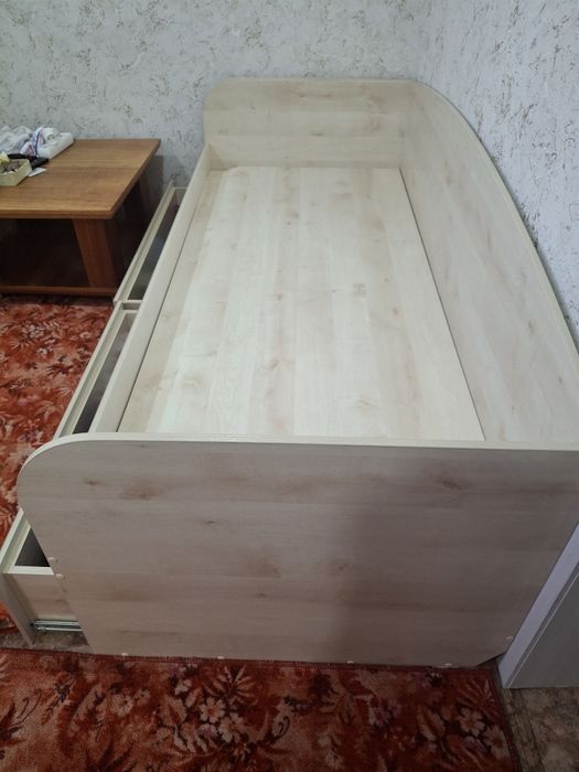 Продам кровать...