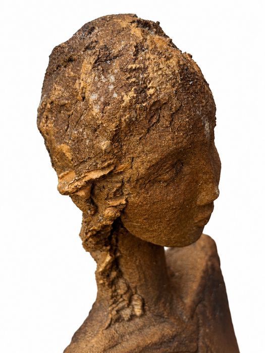 Sculptura "Uriel" creată de Marie-Madeleine Vitrolles în anul 2023