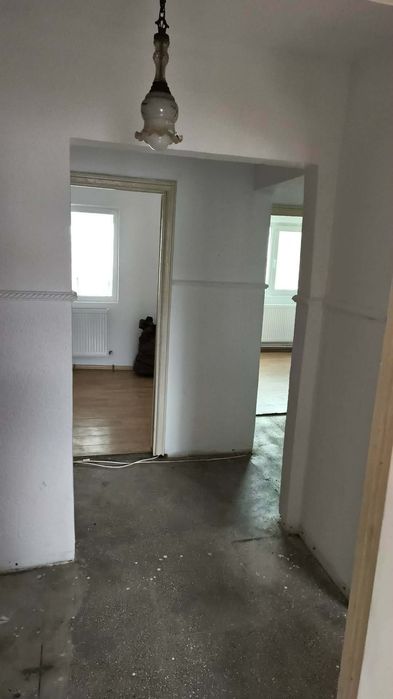 Vând apartament 3 camere decomandat