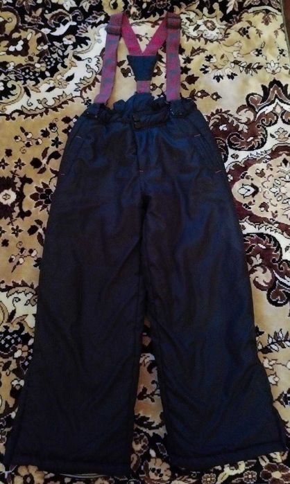 продам болоневые штаны зима р 122 на 5-7 лет