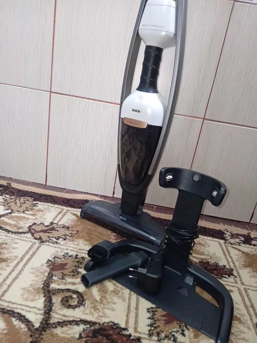 Aspirator vertical Aeg Qx9 25,2v