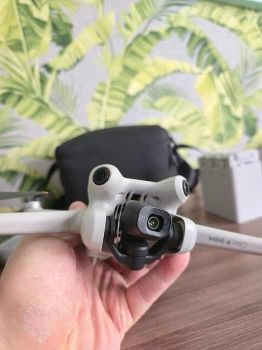 DJI mini 4 pro fly more combo