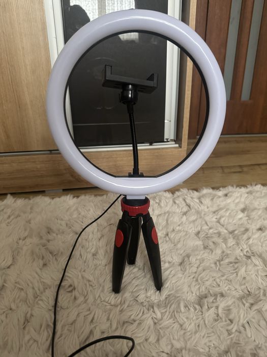 Led ринг лампа с 3-ри светлини и power bank подарък