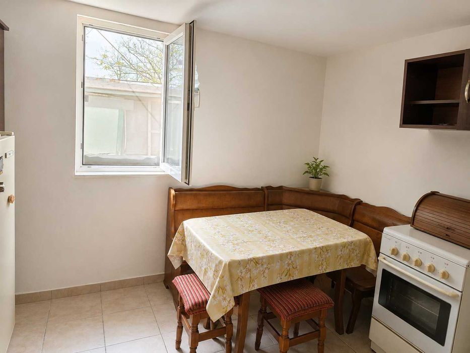 Vand casa locuibila  teren 1.770 mp - strada asfaltata, utilitati, C.A. Rosetti Buzau