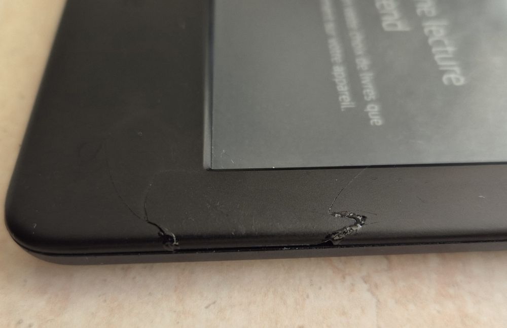 E-book Amazon Kindle Gen 10  + Husă Cadou (Urme de uzură)
