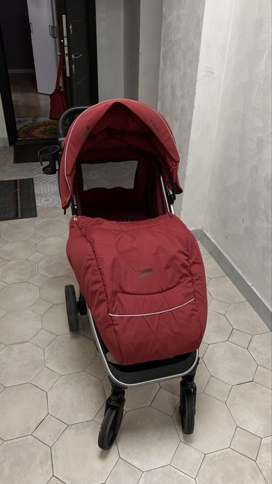 Всесезонная прогулочная коляска