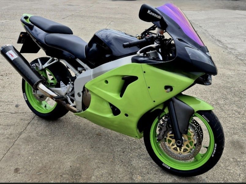 Kawasaki ninja zx6r (2000)-35000 km - ITP valabil (vanzare rapidă)