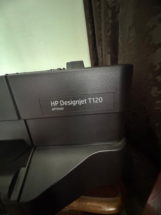 Продам плоттер(принтер)