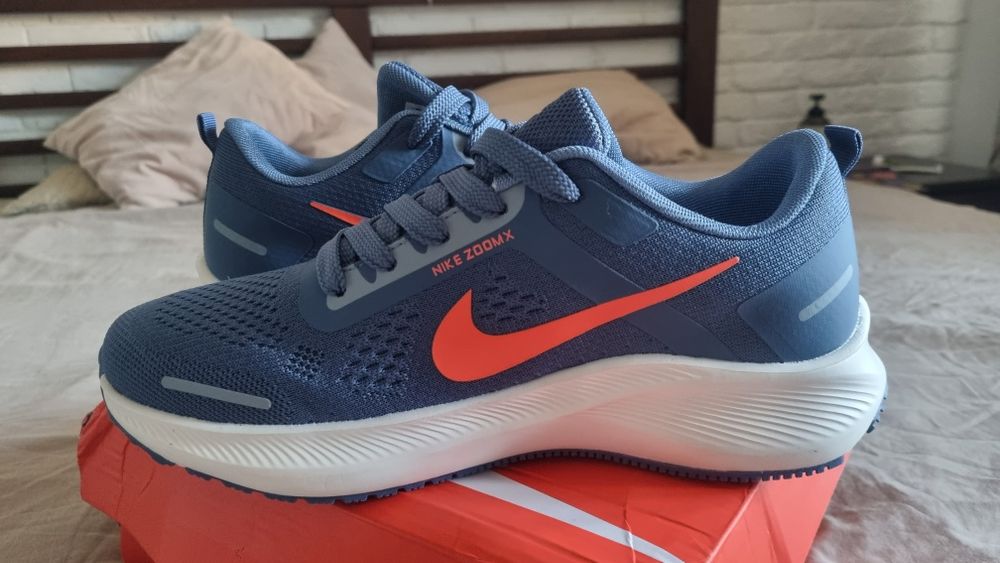 Кроссовки Nike. Новые.
