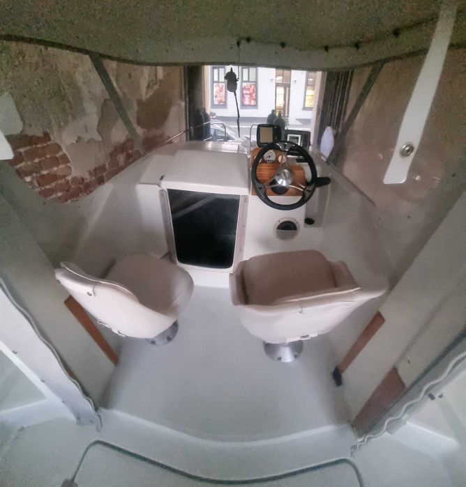 Barca Galia 640 pilothause suzuki DF 140 si peridoc 1800 kg