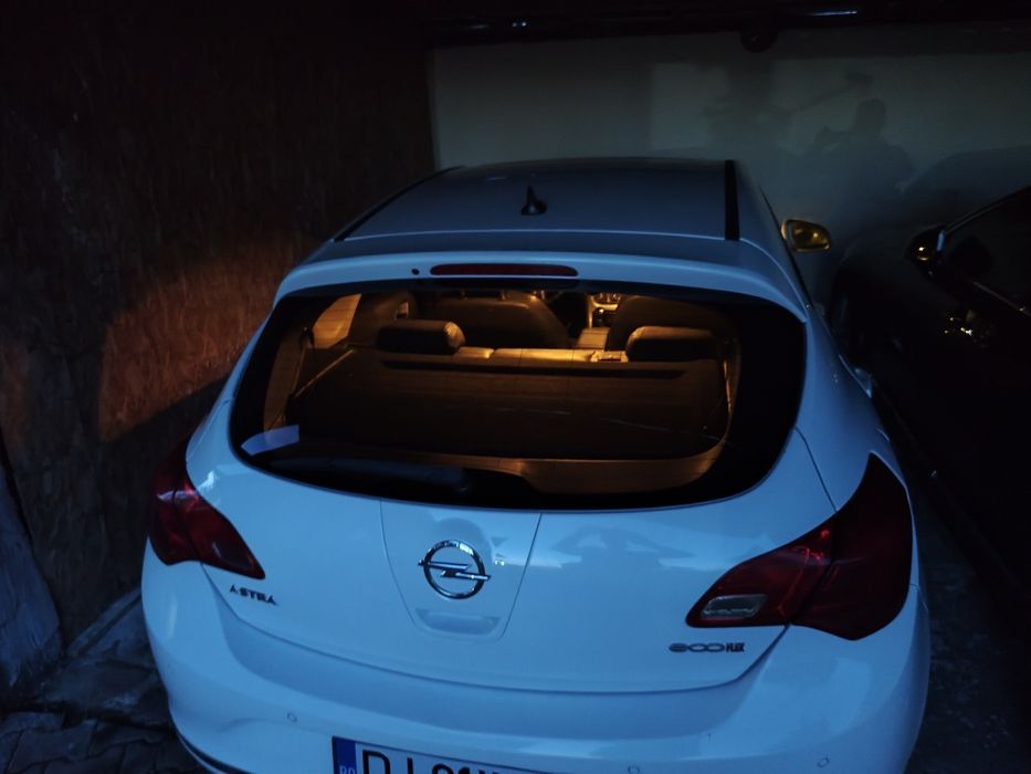 Vând Opel Astra J 1,7 diesel, foarte fiabila și economa