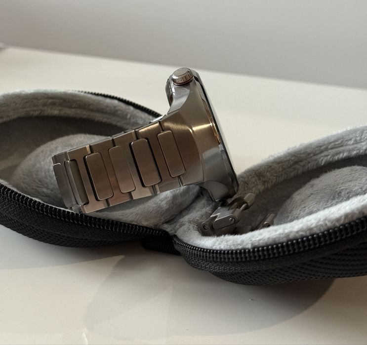 Huawei watch GT4 pro titanium