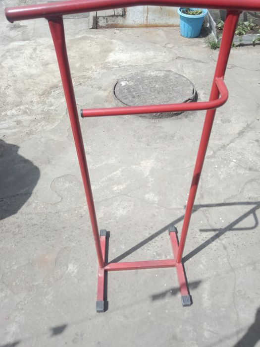 Продам детскую вешалку