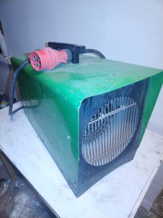 Голям електрически трифазен калорифер REMKO
Мощност на отопление 30kW