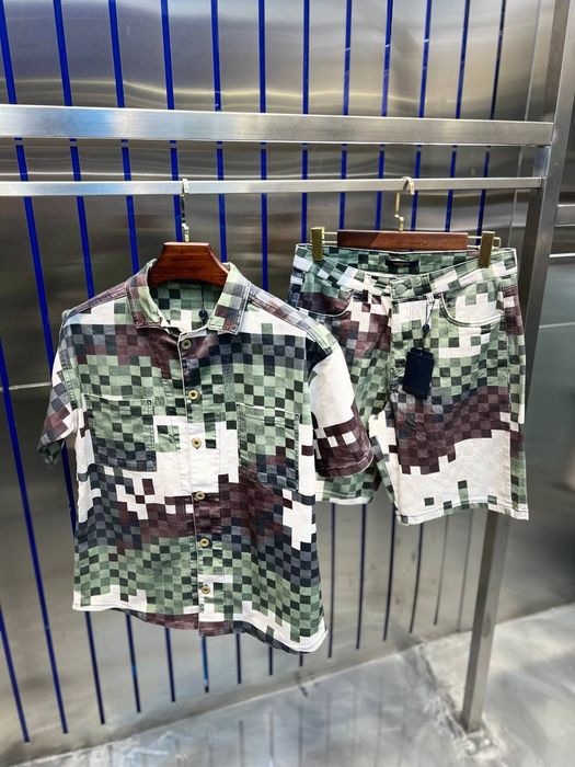 Compleu Louis Vuitton