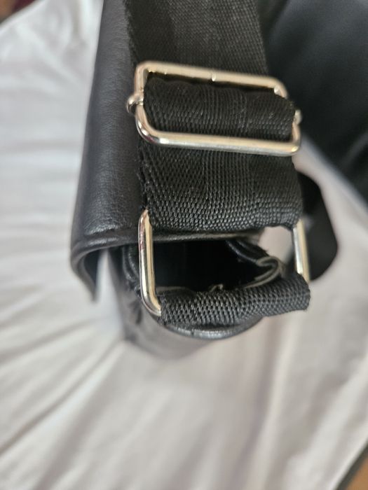 Мъжка чанта Emporio Armani през рамо