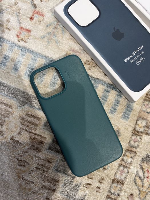 Продам iPhone 16 Pro Max (256 ГБ)