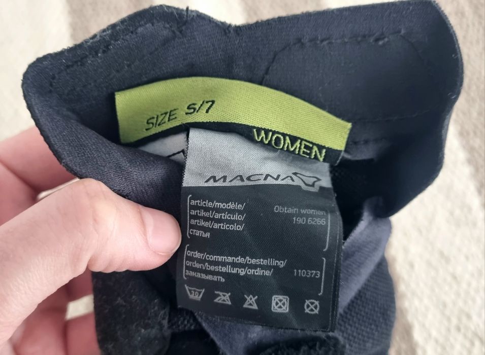 Manusi moto dama Macna