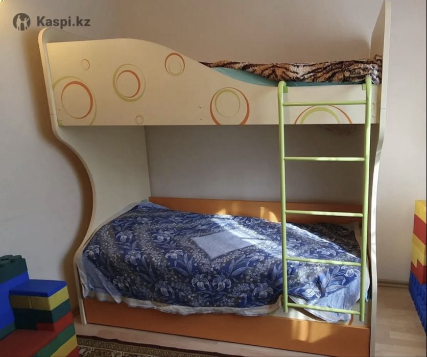 Кровать двухъярусная