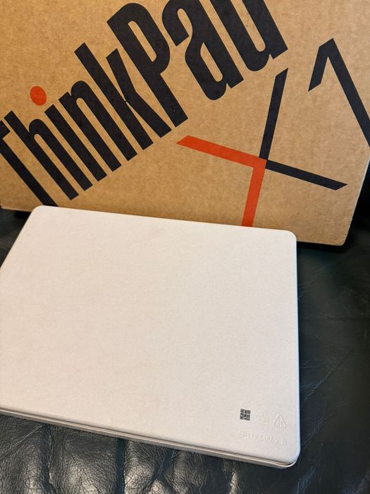 Laptop ultra slim Lenovo X1 Carbon Gen12 Intel Ultra7 32GB, 1TB,ca nou