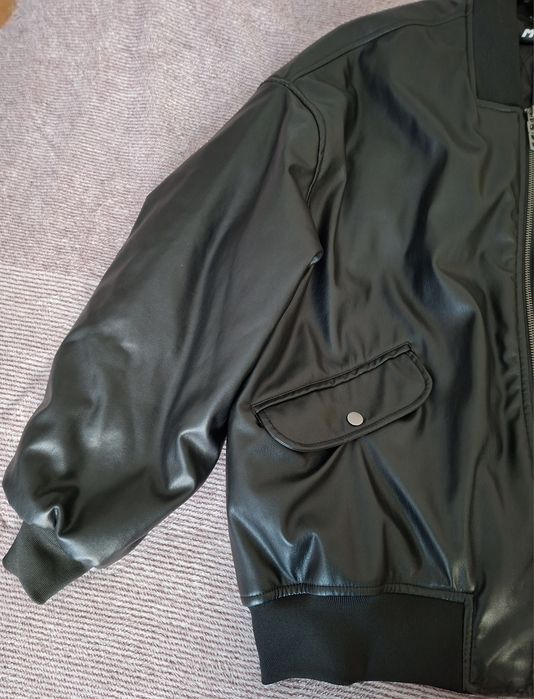 Geaca neagra,piele ecologica, unisex, marime M