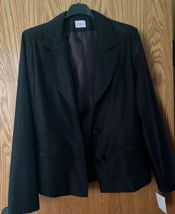 Дамско черно сако
