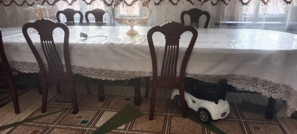 Продам гостиный стол