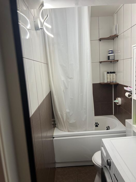 Închiriez garsoniera de lux