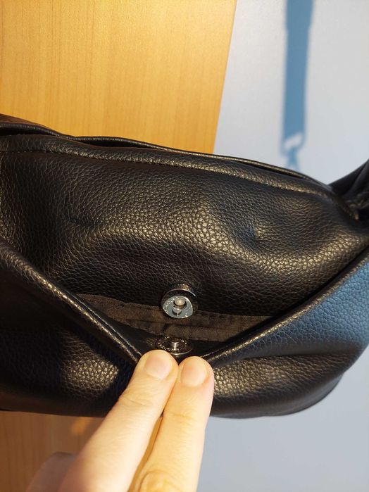 Малка дамска чанта на Reserved