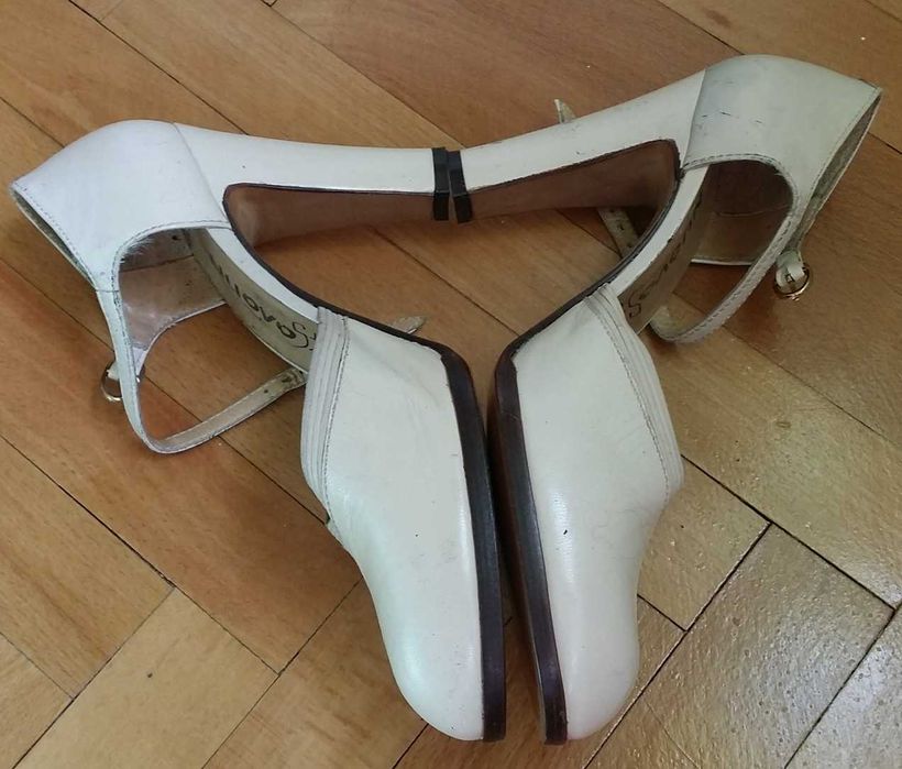 Pantofi albi din piele, cu toc inalt, din Italia, nr 36.5
