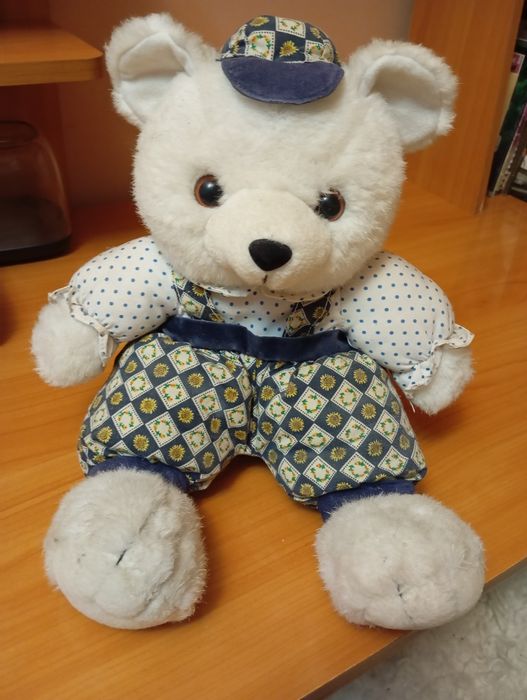 Медвежонок плюшевый