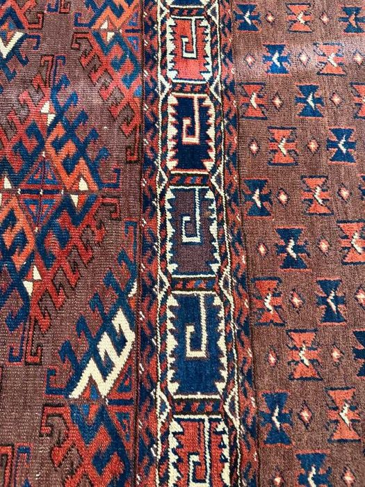 Covor antic Yamoud din Turkmenistan, tesut manual