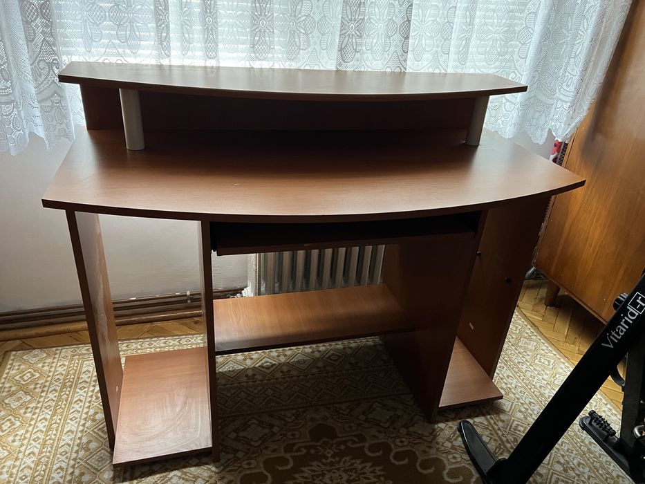 Birou din lemn de vanzare