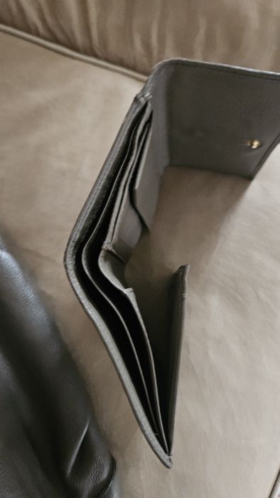 COCCINELLE естествена кожа