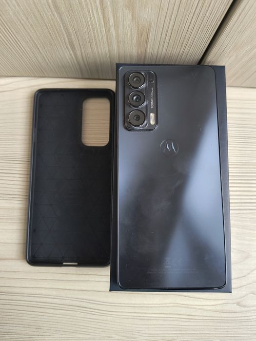 Мобилен телефон Motorola edge20