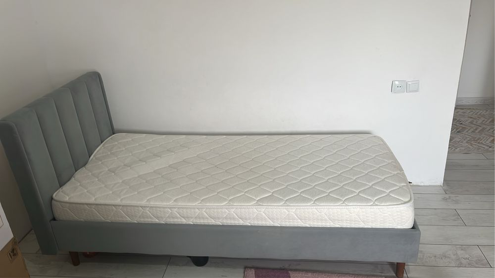 Продаеться кровать в отличном состояний
