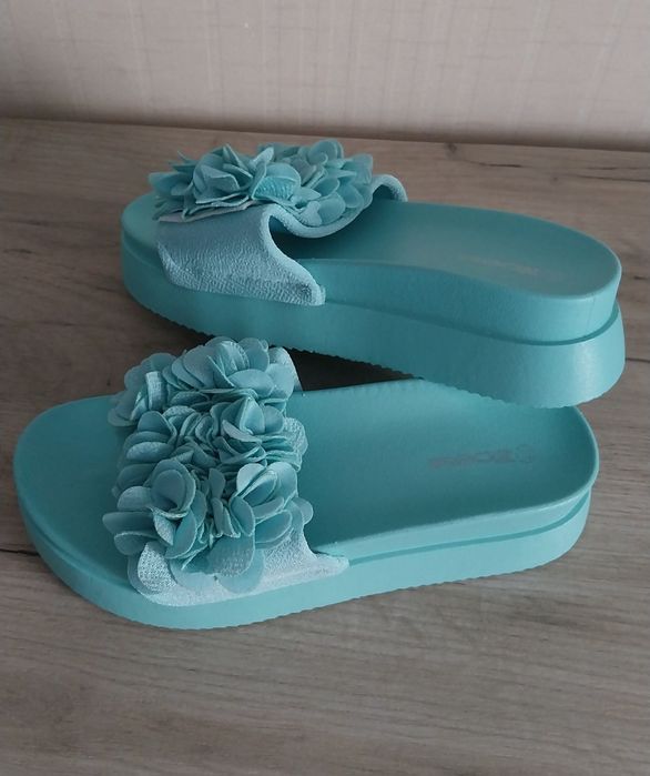 Нови чехли 37 номер