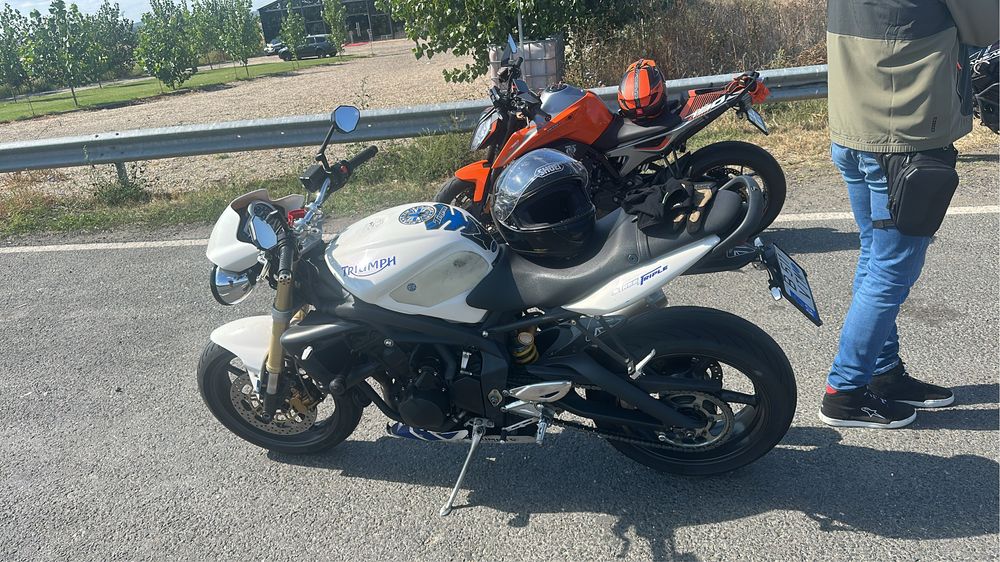 Triumph street triple 675