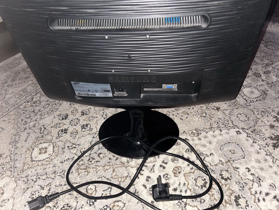 Монитор, Samsung SyncMaster B2030.