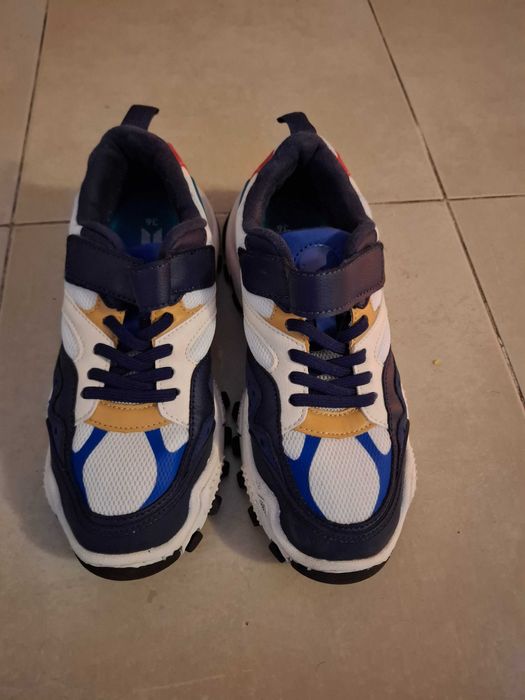 Дамски / детски маратонки Zara размер 36