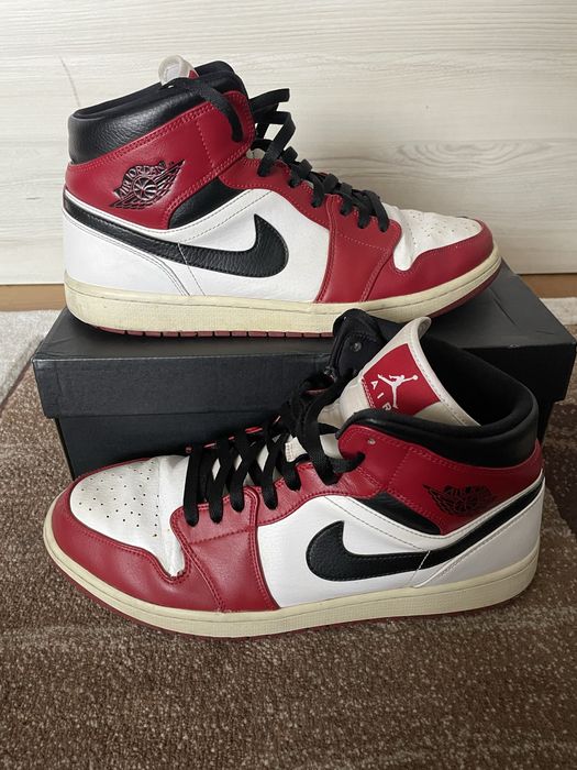 Jordan 1 chicago mid