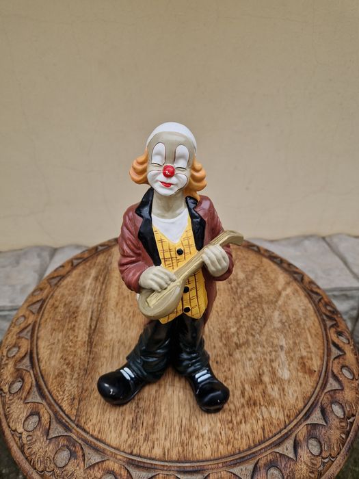 Страхотна антикварна колекционерска керамична фигура клоун