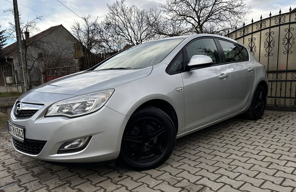 -Opel astra J facelift-1.4benzina-87cai-2012-euro5-adusa din germania-