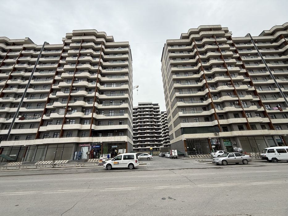 3-xonalik xonadon sotiladi 98 kv/metr  ISKANDAR BUILDING