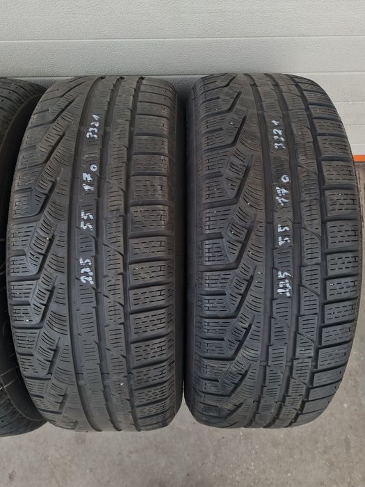 Зимни гуми 4 броя PIRELLI SottoZero 225 55 R17 дот 3321
