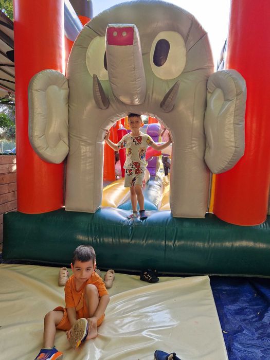 Надуваем батут Асеновградски