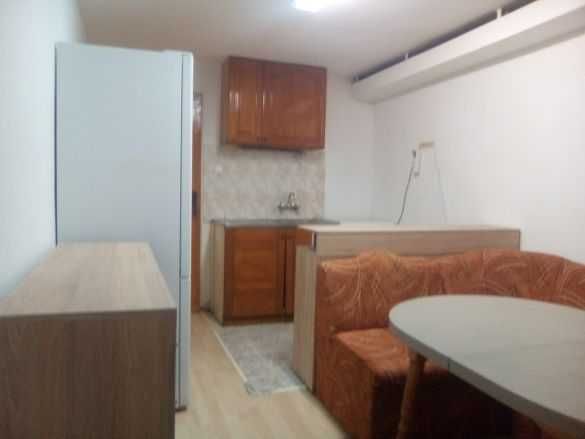 Дава се под наем Двустаен апартамент в Бургас, Лазур - 42 кв.м за 160 € - Снимка #2